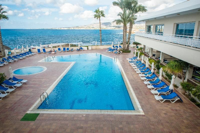 Cynthiana Beach Hotel - bazén - letecký zájazd  - Cyprus, Paphos