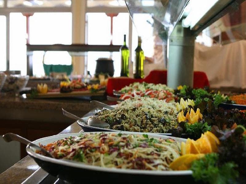 Cynthiana Beach Hotel - bufetové stoly - letecký zájazd  - Cyprus, Paphos