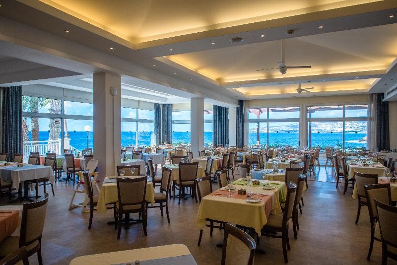Cynthiana Beach Hotel - reštaurácia - letecký zájazd  - Cyprus, Paphos