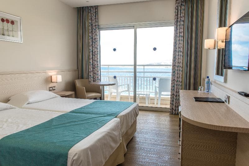 Cynthiana Beach Hotel - izba - letecký zájazd  - Cyprus, Paphos
