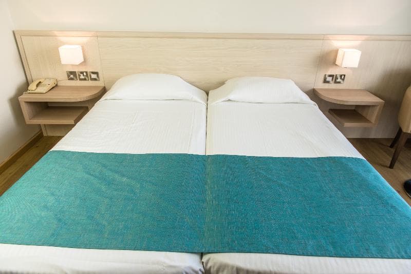 Cynthiana Beach Hotel - izba - letecký zájazd  - Cyprus, Paphos