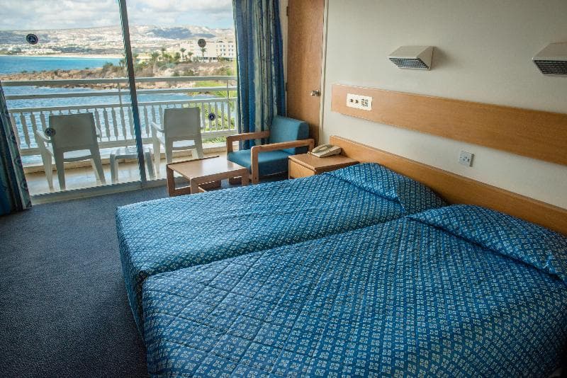 Cynthiana Beach Hotel - izba - letecký zájazd  - Cyprus, Paphos
