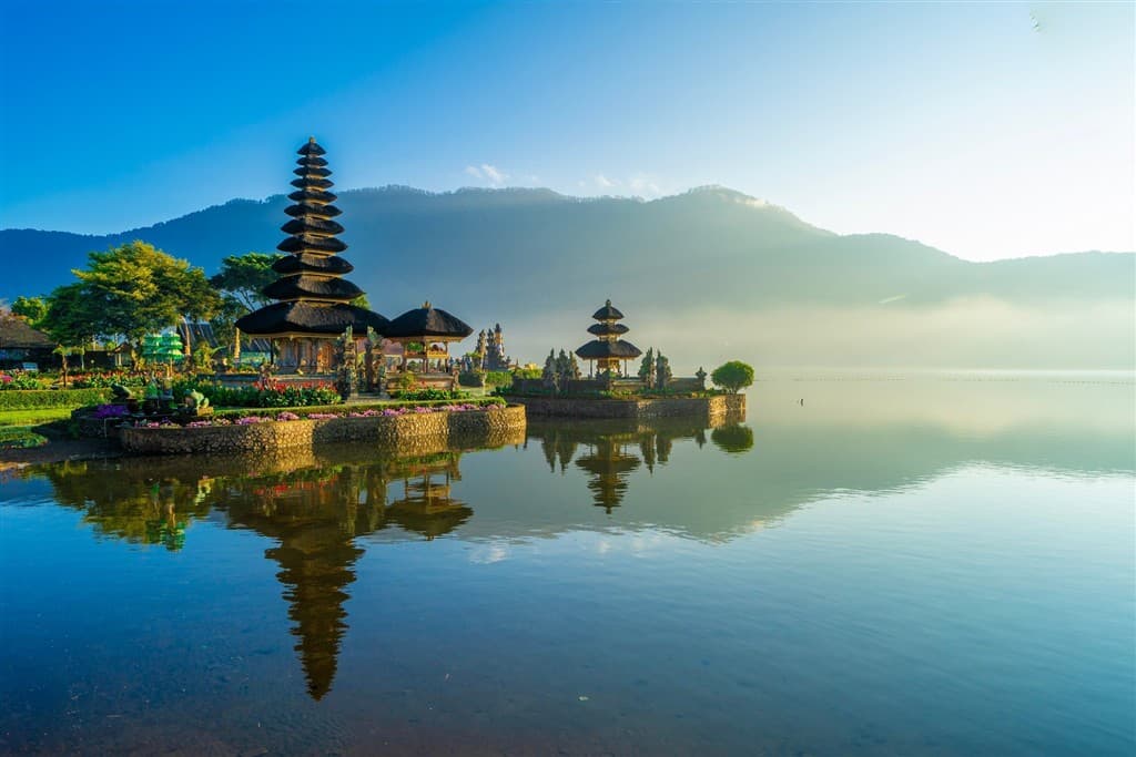 Chrám Ulun Danu, jazero Bratan Bali