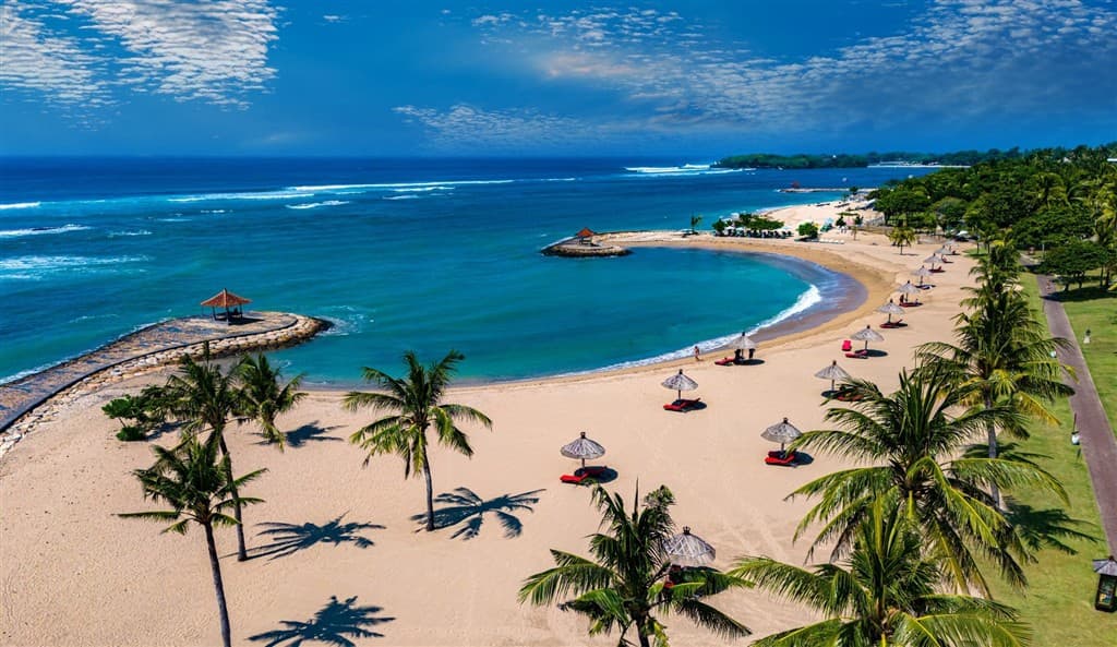 Pláž v oblasti Nusa Dua, Bali