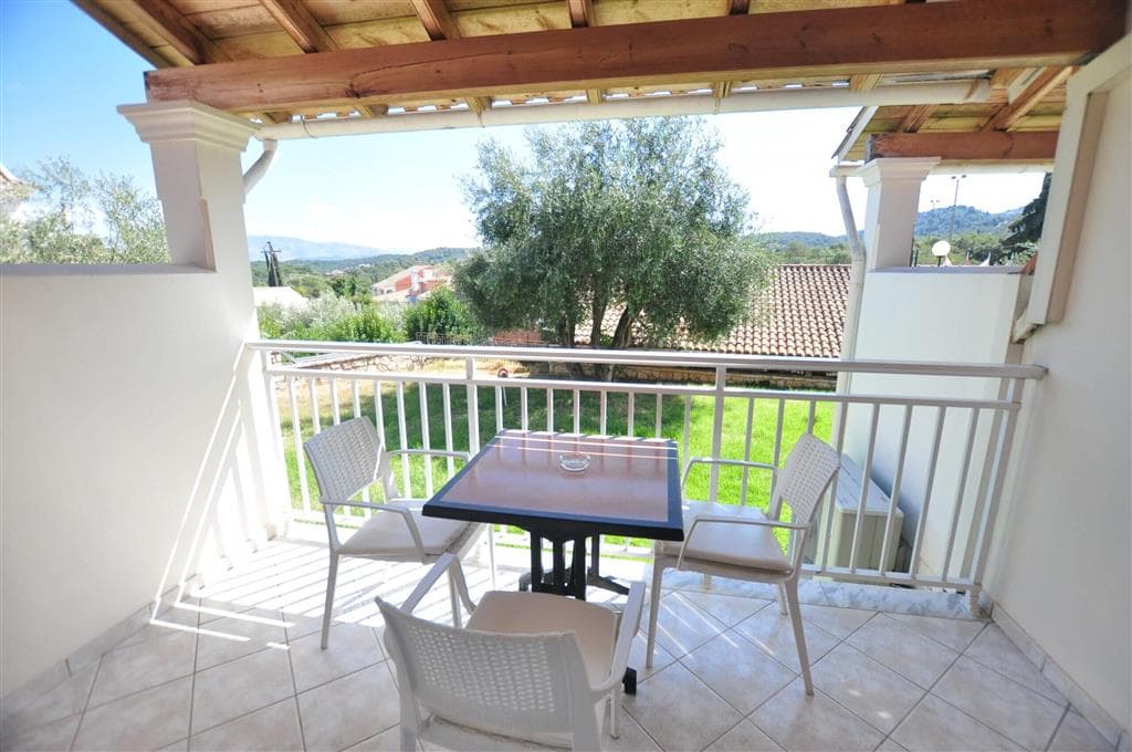 Hotel Michelangelo -terasa- letecký zájazd s   Korfu - Kassiopi