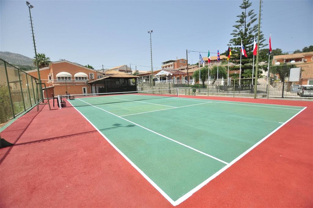 Hotel Michelangelo - tenis - letecký zájazd s   Korfu - Kassiopi