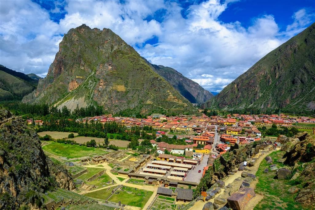 Ollantaytambo je historické mestečko v Posvätnom údolí Inkov, kde sa doslova zastavil čas
