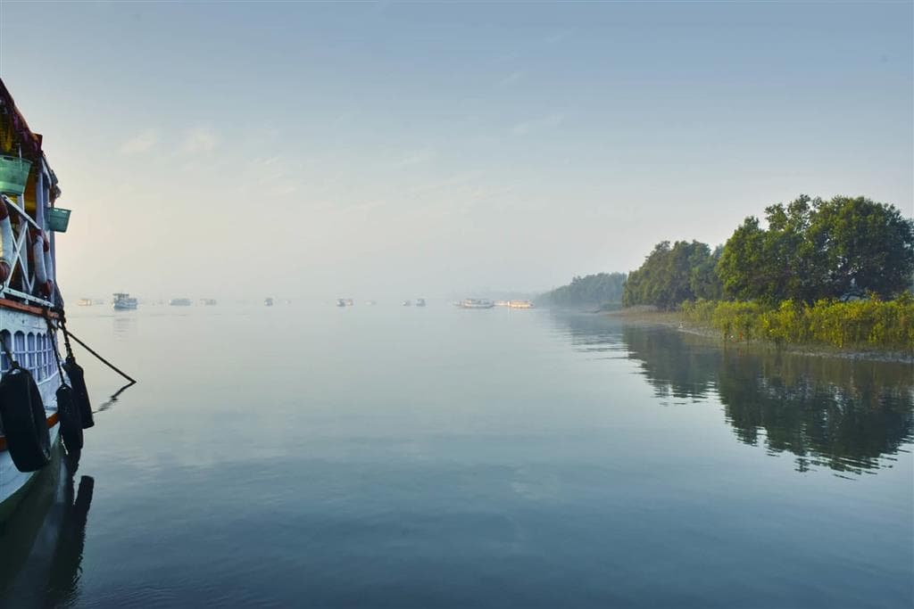 Delta Sundarbans je súčasťou ústia najposvätnejšej hinduistickej rieky Ganga, kde sa sladká voda mieša s Indickým oceánom