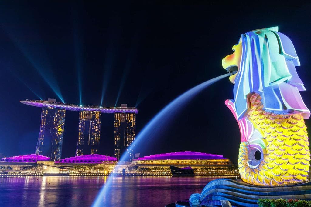 Pri soche Merlion, ktorý je ikonický symbol mesta, si rozpovieme legendu o levoch a rybárskej osade
