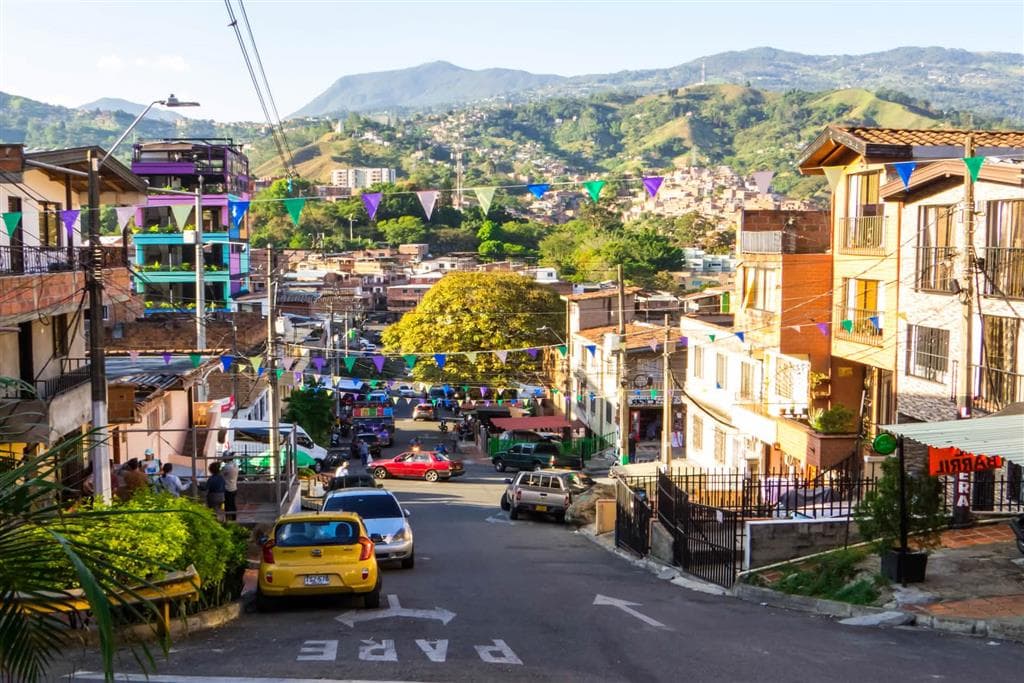 Kultúrna prechádzka po Comuna 13 s ukážkami moderného mestského umenia a panoramatickým výhľadom na Medellín