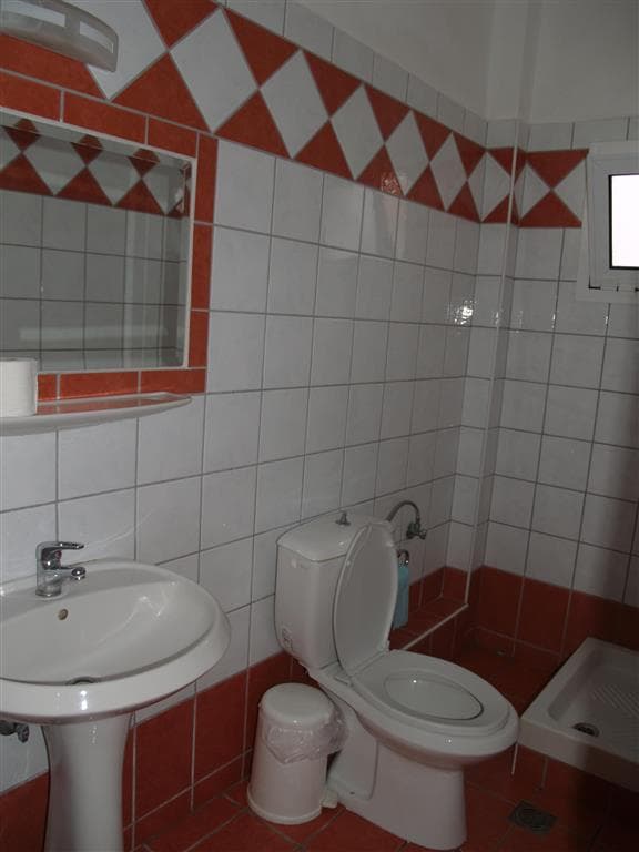 Apartmány Glaros - kúpeľňa - autobusový a letecký zájazd  - Grécko, Olympská riviéra, Paralia