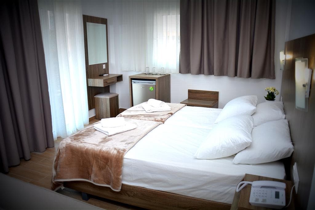 Hotel Poseidon - izba v novej časti - letecký zájazd  - Grécko, Olympská riviéra, Paralia