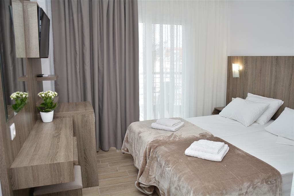 Hotel Poseidon - izba v novej časti - letecký zájazd  - Grécko, Olympská riviéra, Paralia