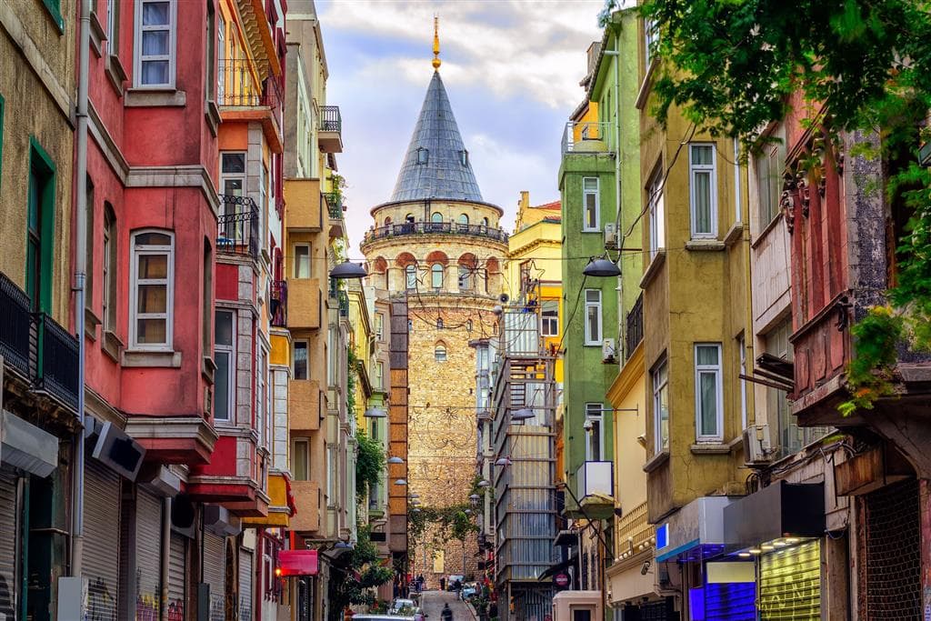 , Letecký poznávací zájazd, Turecko, Istanbul - mesto tisícich príbehov, panoráma mesta a veža Galata