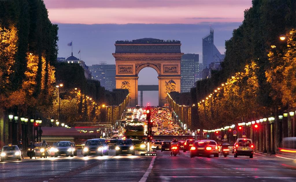 , autobusový poznávací zájazd, Paríž - perla na Seine, Víťazný oblúk