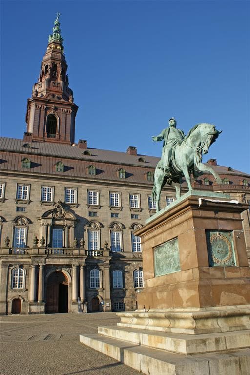 , autobusový poznávací zájazd, Škandinávsky okruh, Dánsko, Kodaň, Christianborg