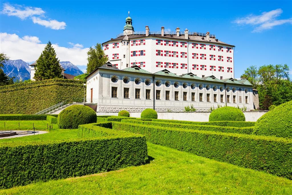 , Autobusový poznávací zájazd, Alpský okruh a Bodamské jazero, Innsbruck, zámok Ambrass