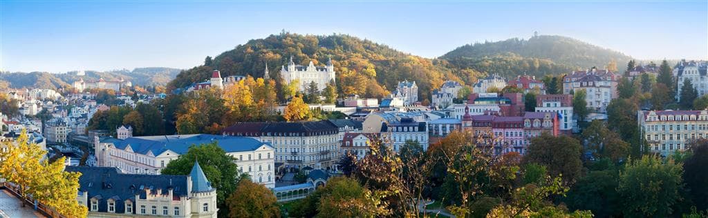 , autobusový poznávací zájazd, Zlatý český trojuholník, Karlovy Vary, panoráma mesta