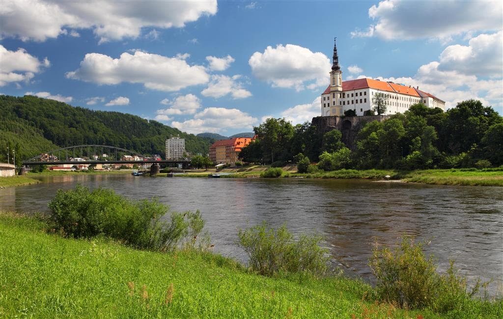 , autobusový poznávací zájazd, Česko a Nemecko, zámok Děčín