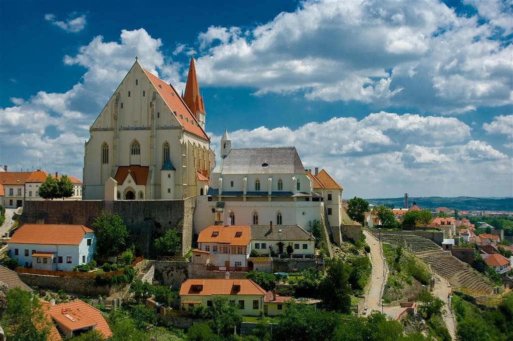 , autobusový poznávací zájazd, Morava, hrad Znojmo