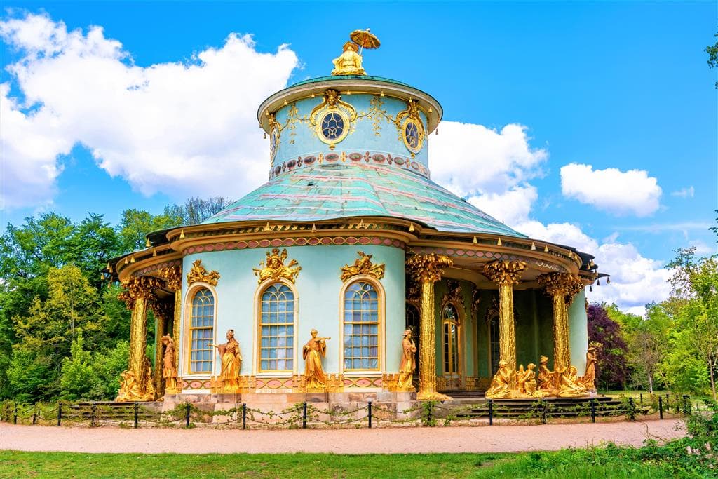, atobusový poznávací zájazd, Nemecko, Postupim, Čínsky čajový dom v parku Sanssouci
