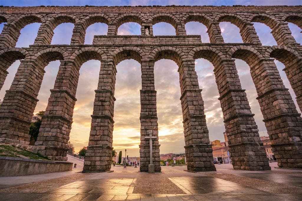 , Letecký poznávací zájazd, Španielsko poklady UNESCO, Segovia, rímsky akvadukt