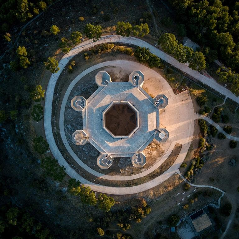 , letecký poznávací zájazd, Apúlia - klenot na juhu Talianska, Castel del Monte