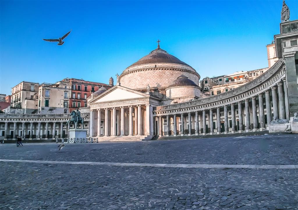 , Letecký poznávací zájazd, Kampánia a čarovný ostrov Capri, Neapol, Piazza del Plebiscito