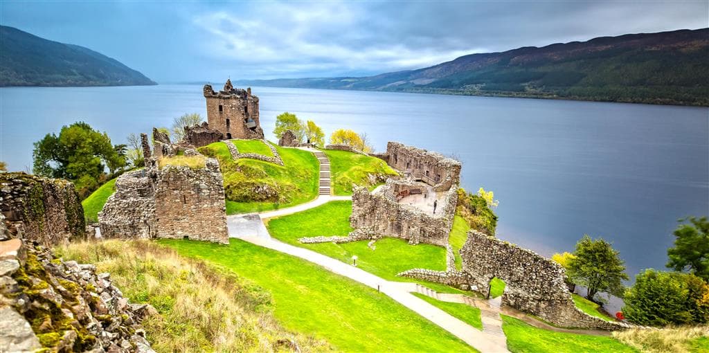 , letecký poznávací zájazd, Tajomstvá Škótska a jazera Loch Ness, Urquhart Castle