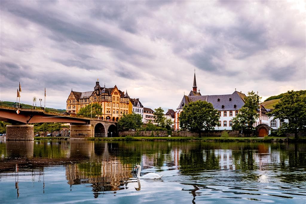 , autobusový poznávací zájazd Melebné údolie Rýna a Mosely s návštevou Luxemburgu, Bernkastel Kues