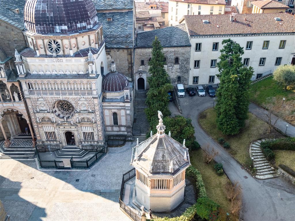 , autobusový poznávací zájazd, Talianske alpské jazerá, Bergamo, krstiteľnica