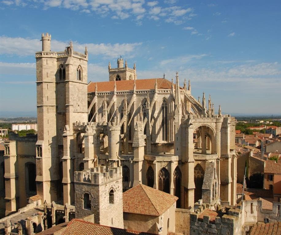 , Letecký poznávací zájazd, Mestá pod Pyrenejami, Narbonne