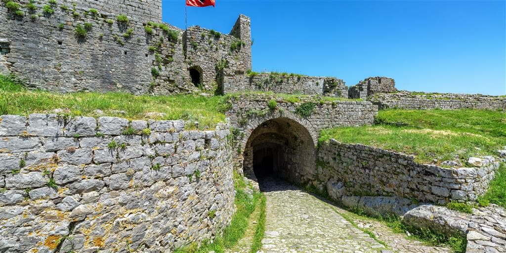Poznávacie zájazdy , Veľký okruh Balkánom s Dubrovníkom, Albánsko, pevnosť Rozafa