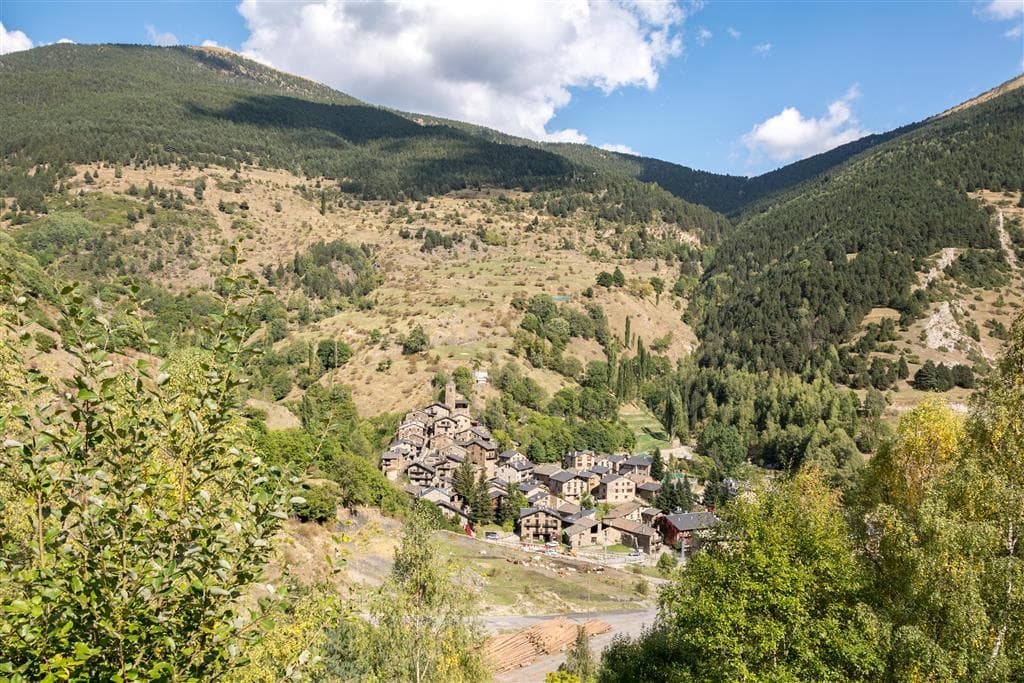 , Letecké poznávacie zájazdy,  Andorra, Girona a Katalánsko, Os de Civis, LLeida