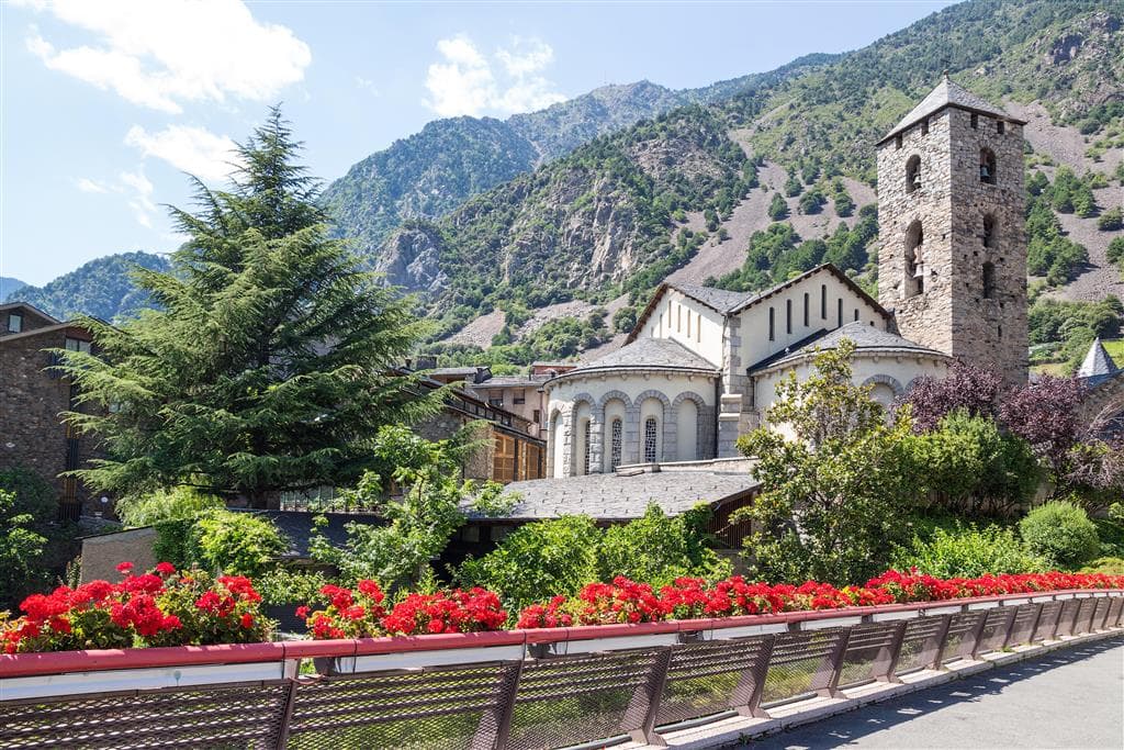 , Letecké poznávacie zájazdy,  Andorra, Girona a Katalánsko, Andorra