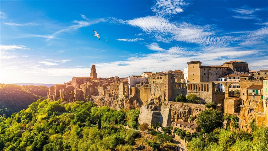 , letecký poznávací zájazd, Zákutia Toskánska a ostrov Elba, Pitigliano
