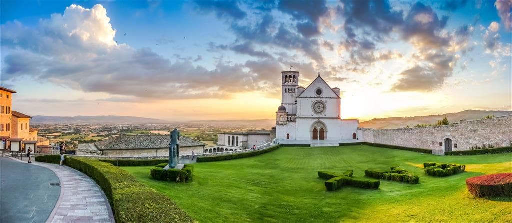 , letecký poznávací zájazd, Tajomstvá Umbrie a Lazia, Assisi
