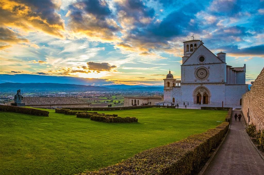 , letecký poznávací zájazd, Tajomstvá Umbrie a Lazia, Assisi
