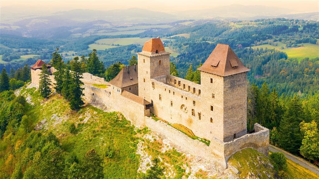 Autobusové poznávacie zájazdy , Česká Republika, Šumava a Bavorský les, hrad Kašperk