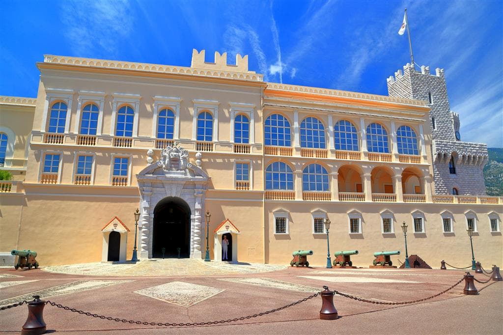 , Letecký poznávací zájazd, čaro Francúzskej riviery, Monaco, Kniežací palác