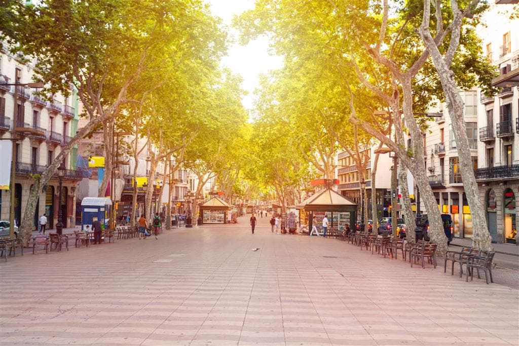 , Letecké poznávacie zájazdy, Španielsko, Barcelona, Girona a Montserrat s kúpaním, La Rambla