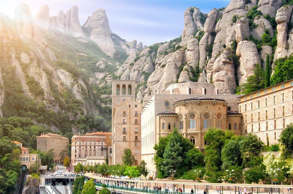 , Letecké poznávacie zájazdy, Španielsko, Barcelona, Girona a Montserrat s kúpaním, Monsterrat
