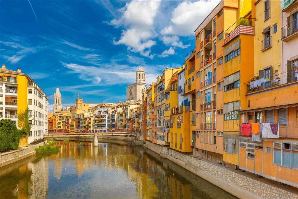 , Letecké poznávacie zájazdy, Španielsko, Barcelona, Girona a Montserrat s kúpaním, Girona