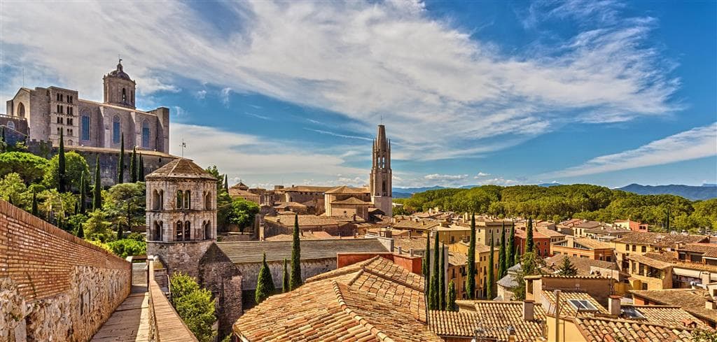 , Letecké poznávacie zájazdy, Španielsko, Barcelona, Girona a Montserrat s kúpaním, Girona