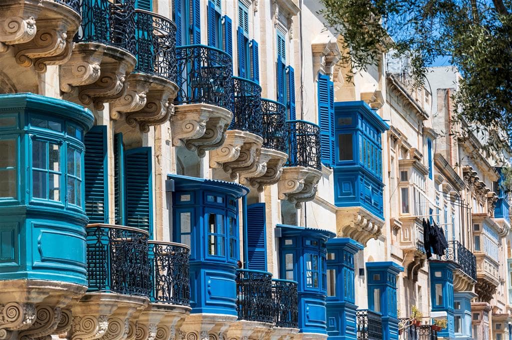 . Letecký poznávací zájazd , Malta – historická mozaika, Iconic architecture in Valletta Malta