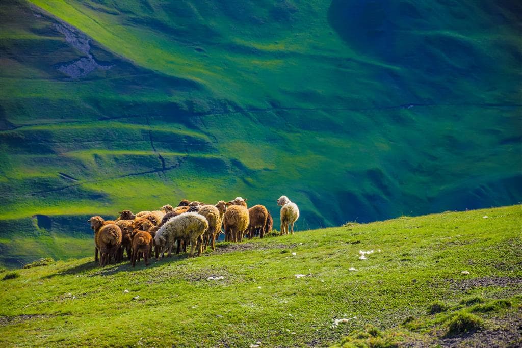 , letecké poznávacie zájazdy, Azerbajdžan - krajina ohňa