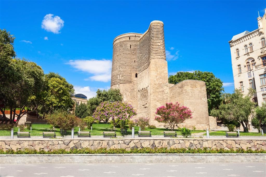 , letecké poznávacie zájazdy, Azerbajdžan - krajina ohňa, Baku, Dievčenská veža