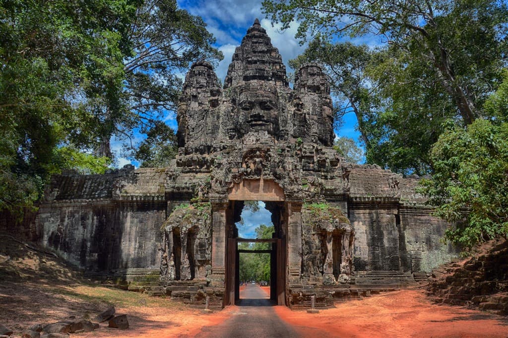 Tajuplný Angkor Wat s odpočinkom na plážach v Thajsku