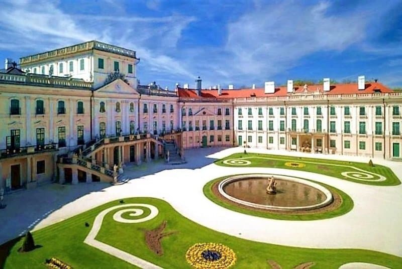 Maďarský Versailles - Palác Fertöd a romantický Šoproň