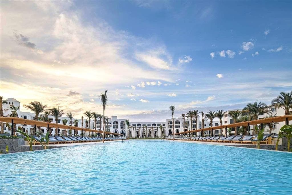 Serry Beach Resort